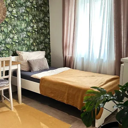 3 Bedroom Near Düsseldorf Messe&airport 6 Single Beds Wifi Apartment