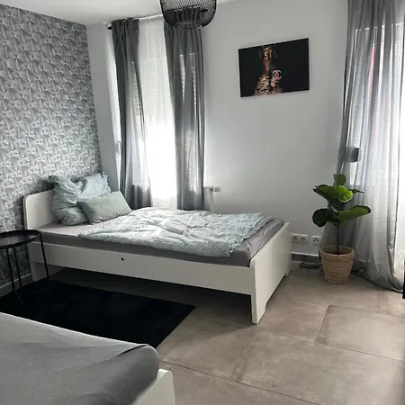 3 Bedroom Near Düsseldorf Messe&airport 6 Single Beds Wifi Apartment